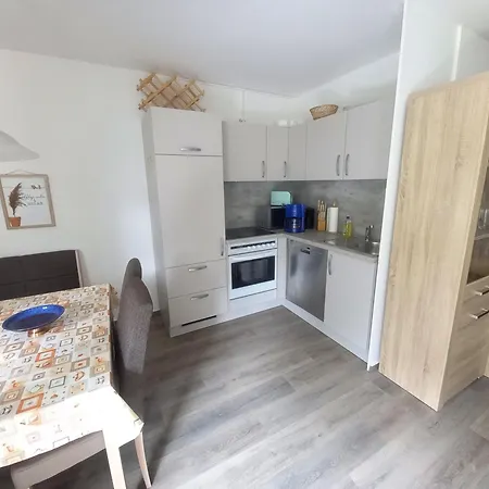 Gabi F-i-1-6 Apartamento *